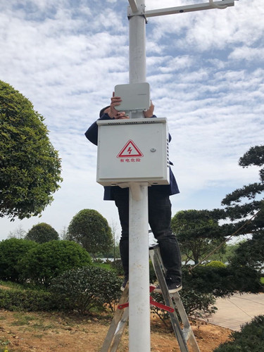 臨港新區(qū)保稅區(qū)對(duì)面白洋湖一期弱電工程正在施工中
